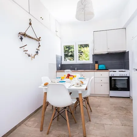 Irini And Appartement