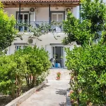 Irini And Apartamento