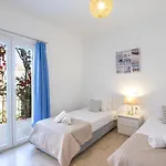 Irini And Apartamento