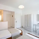 Irini And Apartamento