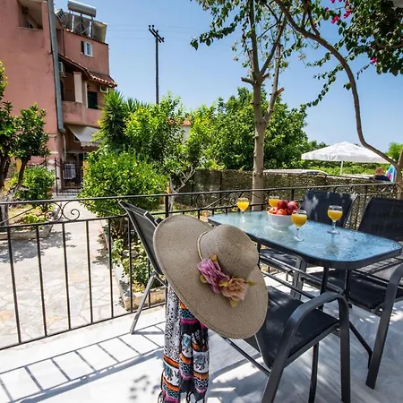 Irini And Apartment *