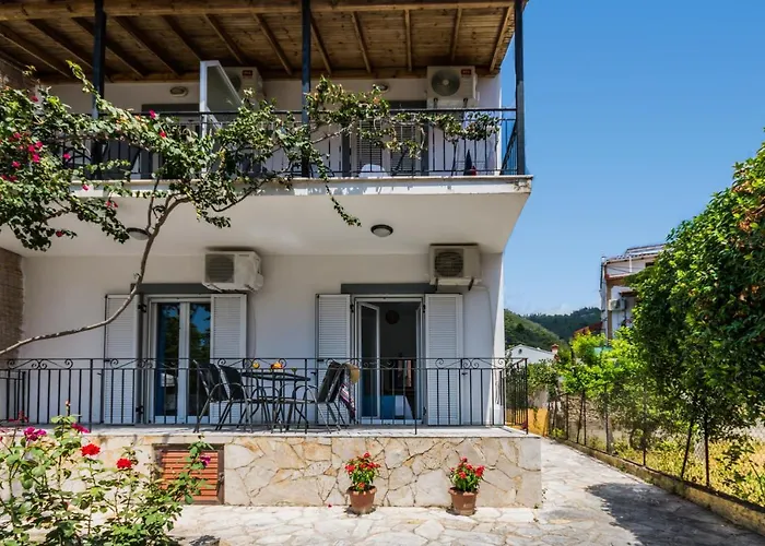 Apartament Irini And *